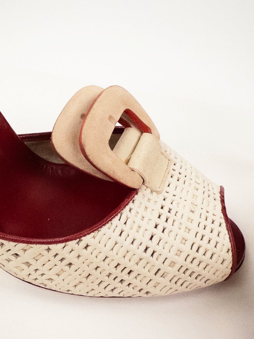 Manolo Blahnik Red Leather Ivory Slingback Peep Toe Heels Sz 39 - Picture 6 of 10